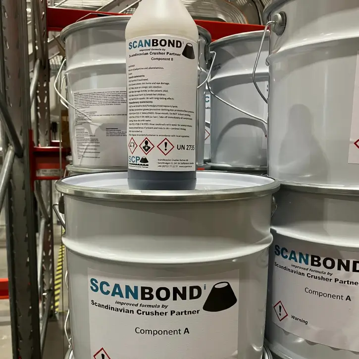 En behållare med Scanbond gjutmassa och härdare